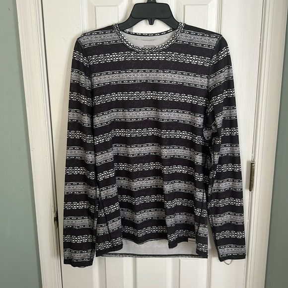 Patagonia Tops - Patagonia Women's Black and Grey shirt